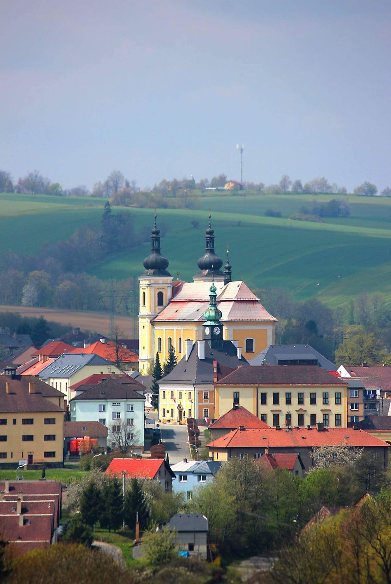 pantrumpetka's tweet photo. Vždycky jsem miloval pohledy ve Všech dobrých rodácích #bystre #vysocina #pardubicko https://t.co/VHZKEM7MP6