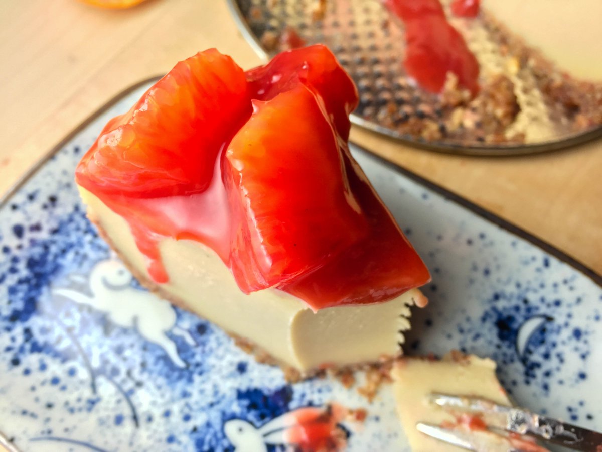 vegancook101's tweet photo. Japanese Sweet Potato Cheesecake with Blood Orange Sauce https://t.co/DqV1RN51dB #vegan https://t.co/SO0LA48LO2
