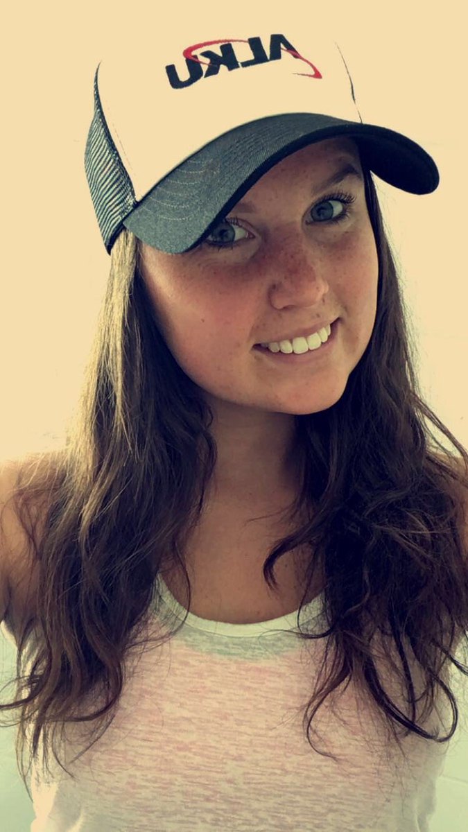 LifeAtALKU's tweet photo. Hannah Frey, Andover Recruiting Intern #DraftDay #ALKUSummer2017 https://t.co/cDjXDHcgJw