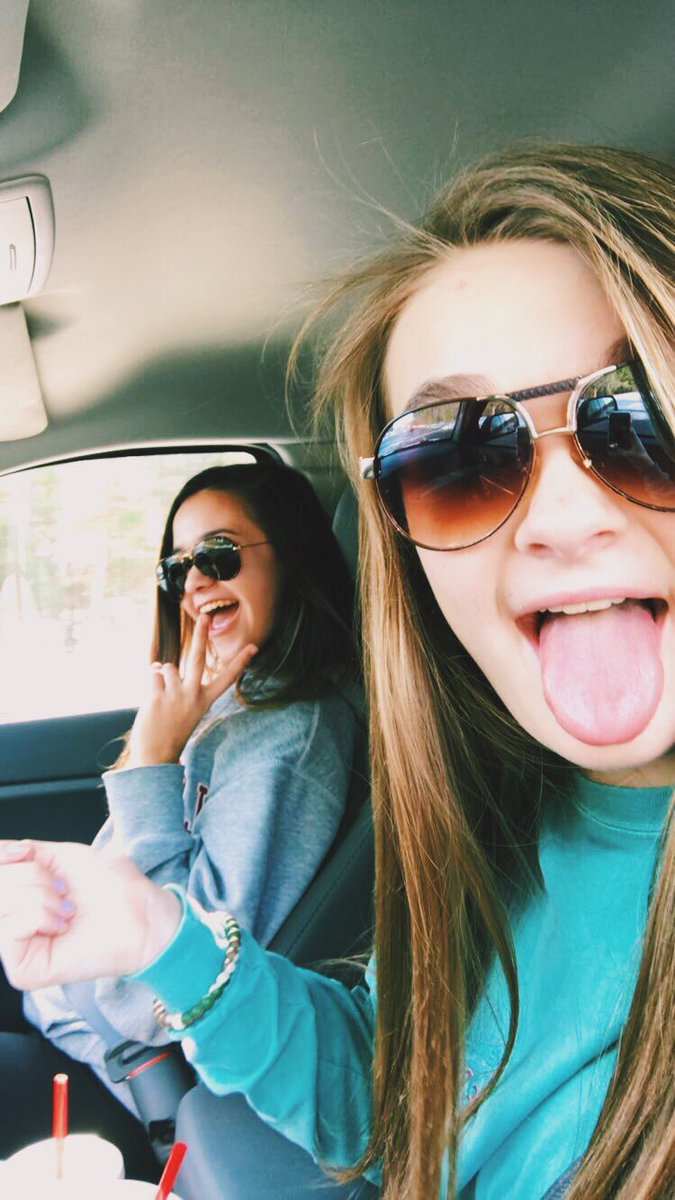 sechapman13's tweet photo. Happy Birthday em!! 🎉 love you hope your day is amazing 💗💗🎈 https://t.co/CbOQP568FD