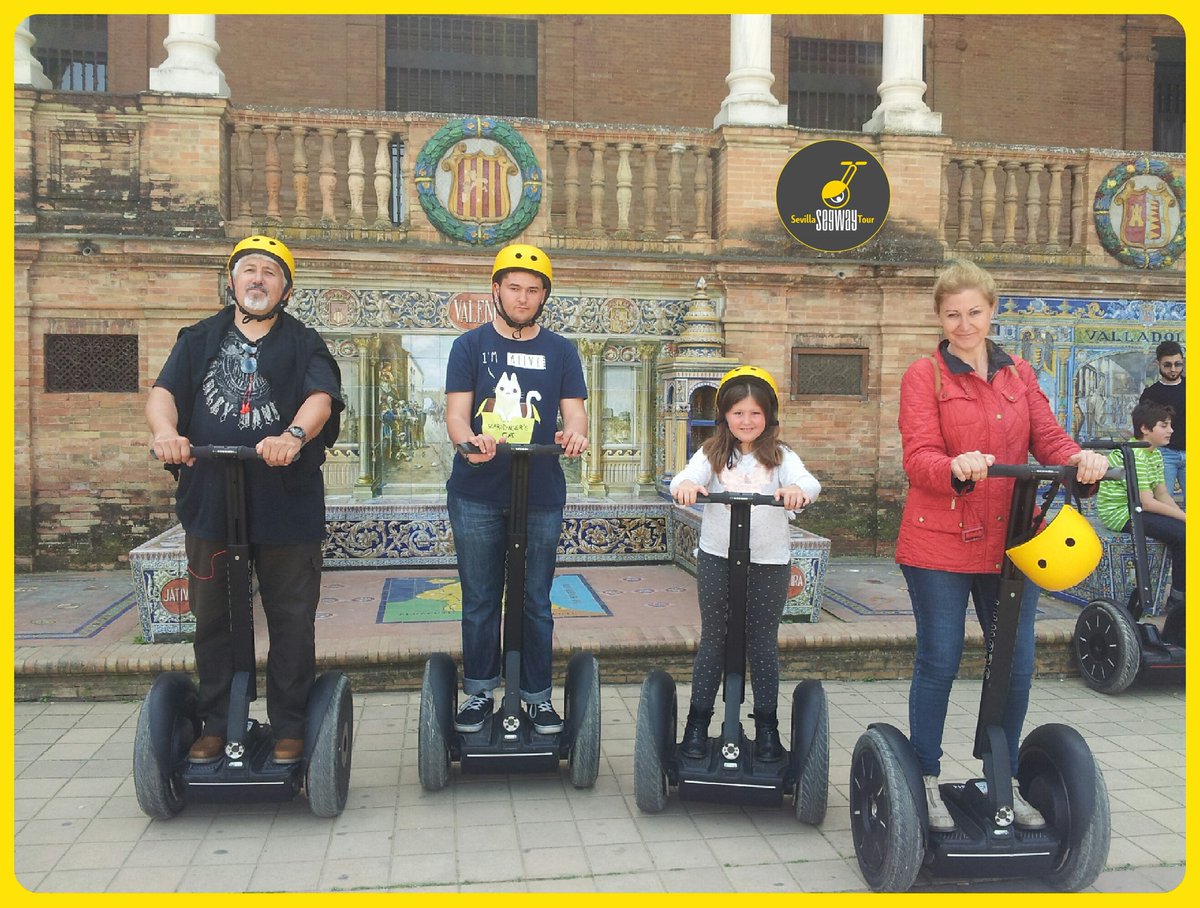 SevillaSegway's tweet photo. Familia de #Valencia paseando por #PlazaDeEspaña !
#CASCOSAMARILLOS queman el asfalto a su paso por #Sevilla🇪🇸  !

#SevillaSegwayTour #SST ! https://t.co/C2zgXSeYqQ