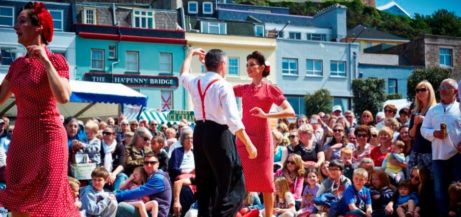 Catch the Jersey Hoppers @ Weighbridge Place from 1:05pm. There'll even be a chance for you to get involved too! :) #Liberation72 #jerseyci
