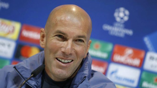 marca's tweet photo. Zidane 'pasa' del 3-0: "Vamos a intentar marcar y ganar el partido" https://t.co/QE5Zm6zamJ https://t.co/bu8mB81YRv