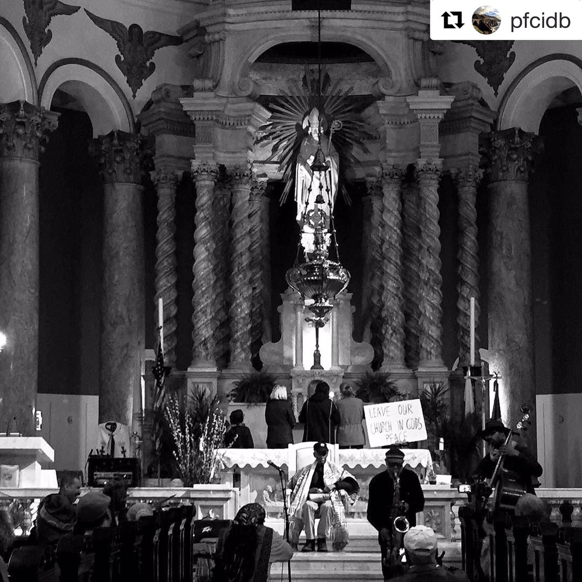 JuniusPaulMusic's tweet photo. Last night performing with @kahilelzabar, @robertirvingiii &amp; Duke Payne for Baba Phil Cohran's 90th birthday celebration • photo: Joel Berk https://t.co/gZXQYJ1bjE