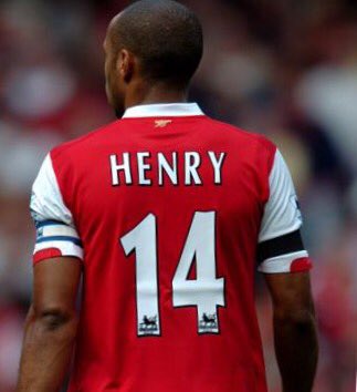 Soccerfanbase's tweet image. Who's the bigger Premier League legend?

RT for Henry
LIKE for Rooney

#ARSMUN
