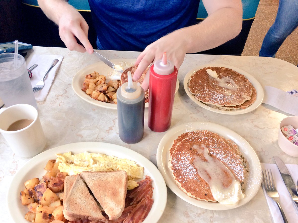 BrAE-kfast. 🍳 #newportRI #onceuponaweekend #posteastcoast