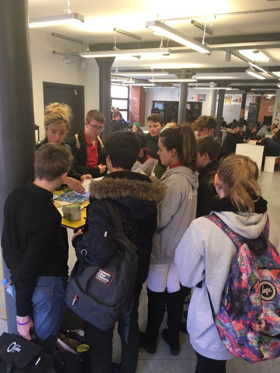 Mcr_Studio's tweet photo. Great having Samantha of @TheMcrCollege giving info &amp; advice on their courses to our eager Y10/Y11 students! #ceiag #students #mcr #creative https://t.co/LyTG4R45DI