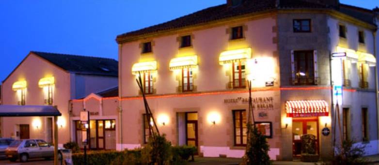 CitotelOff's tweet photo. Nos hôteliers (Le Relais du Boisniard 3* ou l’hôtel-restaurant Le Relais Les Herbiers) aiment Le Puy du Fou et son nouveau carillon... ❤️ https://t.co/fH5tgU6FDq