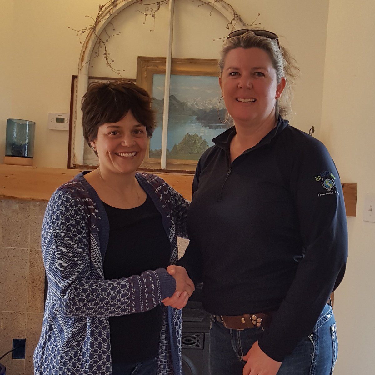 BarsGood's tweet image. #newowner Please help.me welcome Jill Spring of #getitgoing the new owner of #dogoodbar ! #nutbasedfoodbars #glutenfree #healthiersweettreat