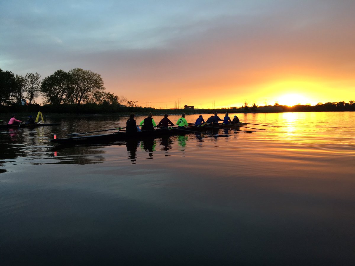 DelawareRowing's tweet photo. Morning has broken, no filter needed #VailsTrainingCamp #CAATrainingCamp #UDWR #DTP https://t.co/lSnAeaEJ7c