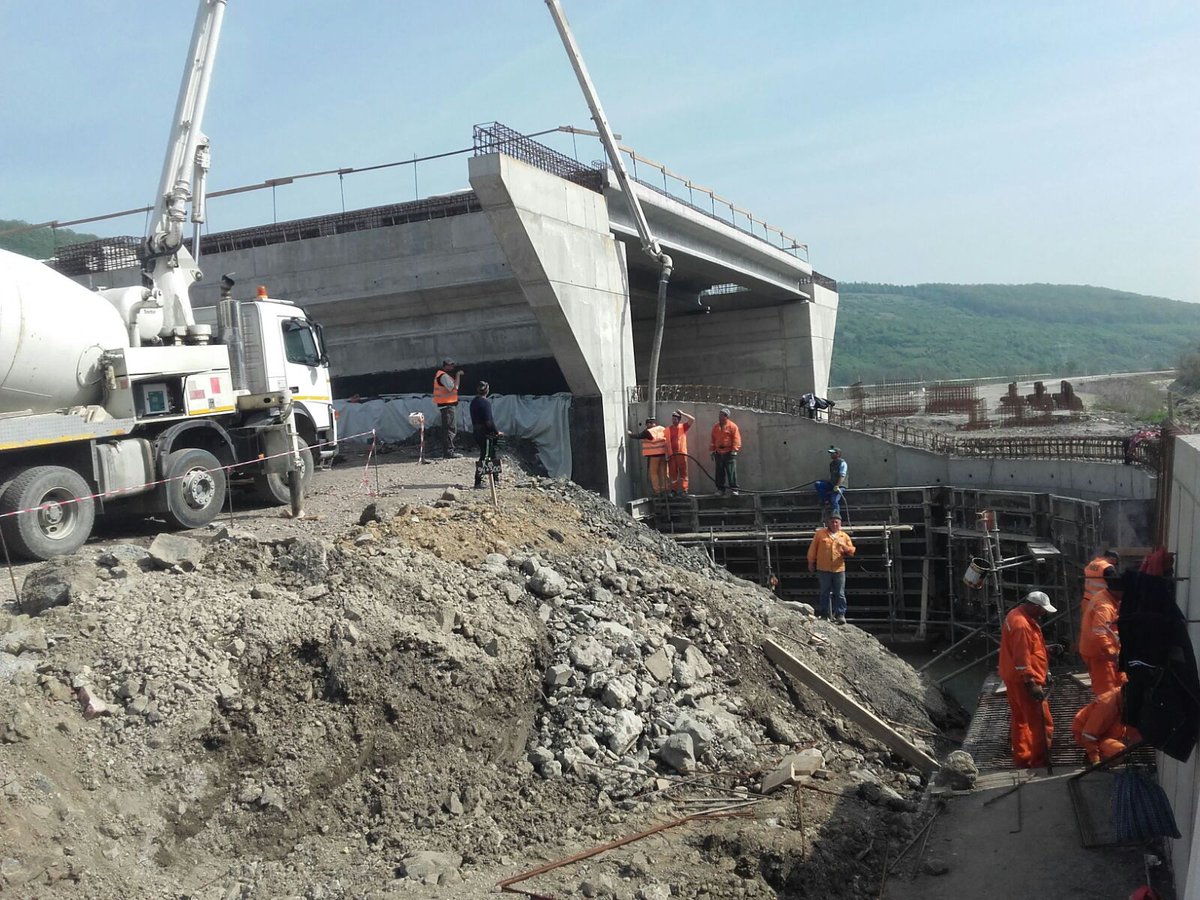 CNADNR's tweet photo. #lucrari #autostrazi #cnair
Imagini primite de la DRDP Timisoara cu stadiul lucrarilor pe Lugoj - Deva lot IV https://t.co/Cwb8Ln6lso