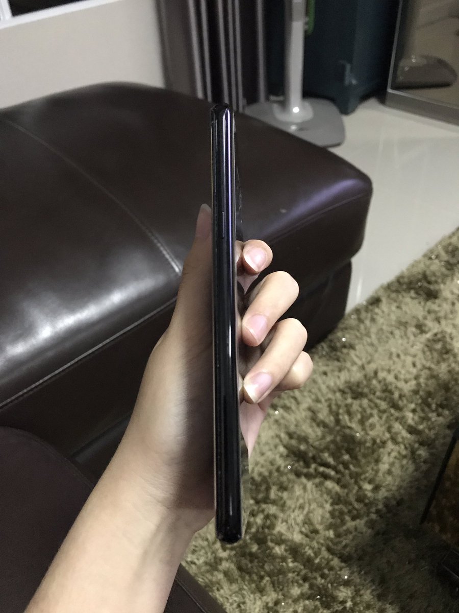 natly_iii's tweet photo. อานี่ไปถอย S8 มาใหม่ จากใจทาส apple คนนี้เลยนะ มันดีมากกก ถ่ายรูปแสงน้อยคือดี ชัดมากยิ่งหน้าชัดหลังเบลอคือสวย จับถนัดกว่า 7+ ด้วย https://t.co/TAC2vZXXSn