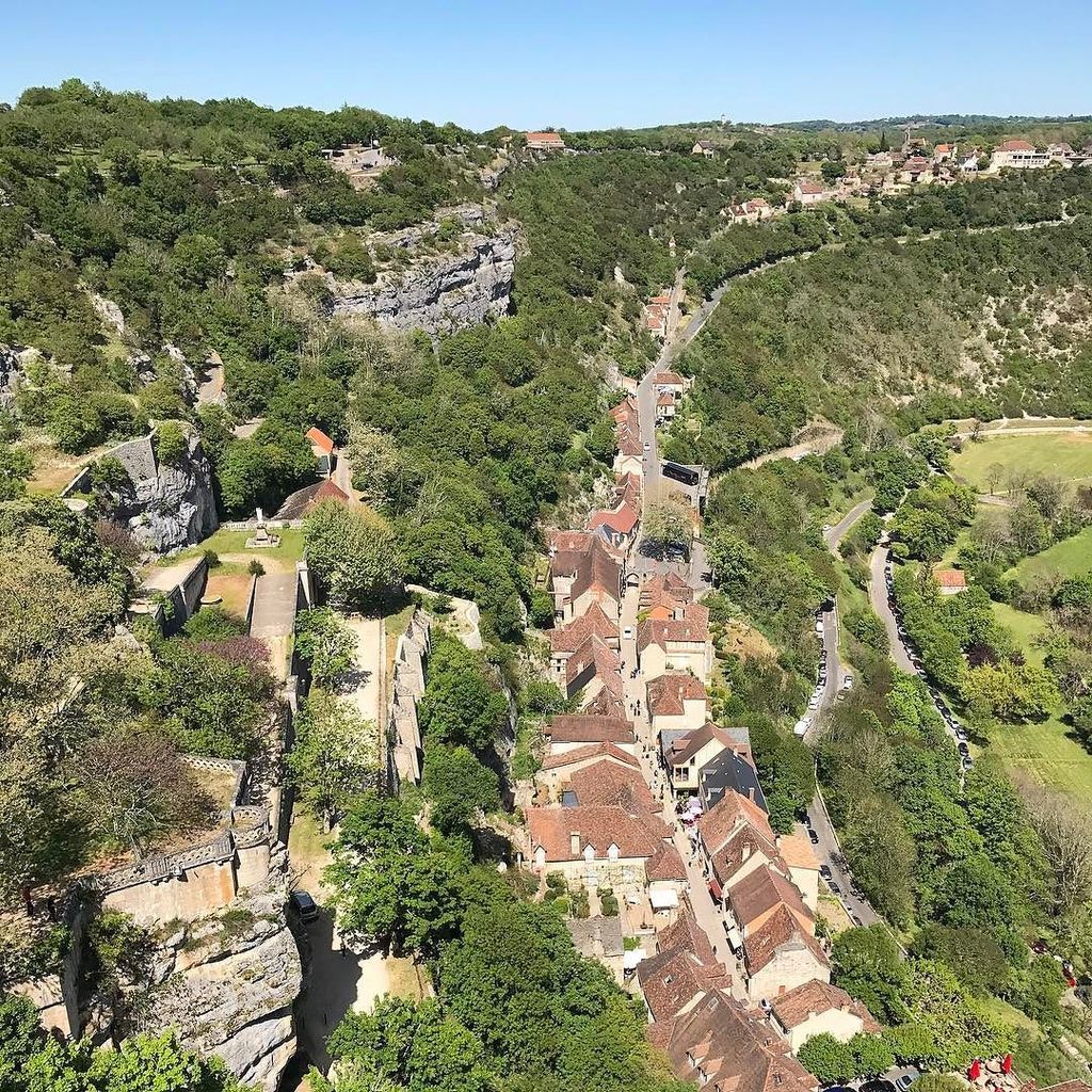 I'm on top of the world! #GirlsWeekend #TopoftheWorld #Viewtiful #PilgrimageSite #Occitanie #Rocamadour #France #E… ift.tt/2pZCyHV