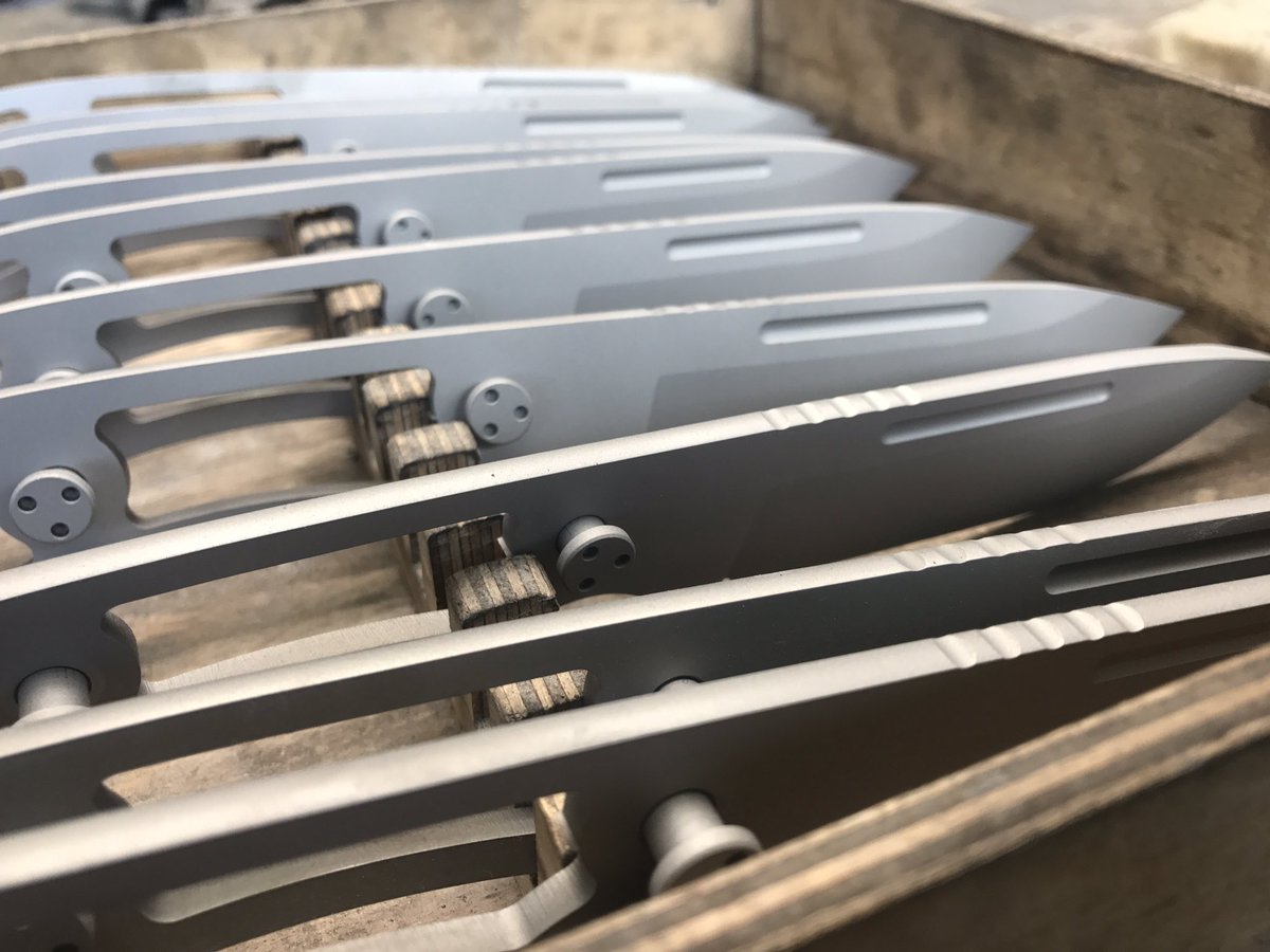 knivestrc's tweet photo. A bunch of K-1 Fullers ready for Black DLC coating 
#trcknives #k1 #fuller #black #diamond #like #carbon #coating #ready https://t.co/fouMgiJR0M
