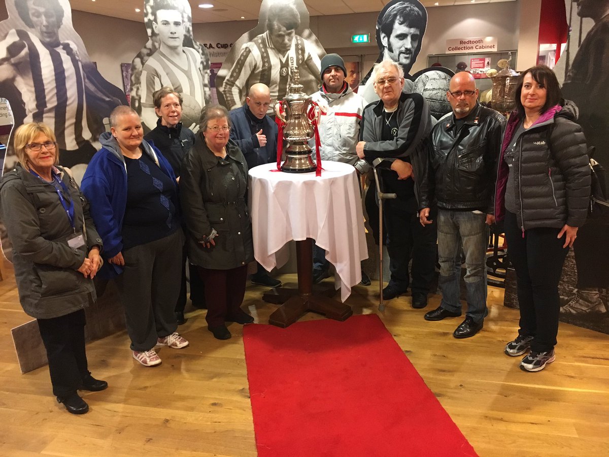 CommunitySUFC's tweet photo. This mornings history walk with our friends from @SheffieldMind supported by @WembleyTrust #MHAW17 https://t.co/sReiSytaIa