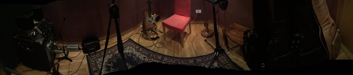 My cosy little room for the day <a href="/Liv_Studios/">Livingston Studios</a> w <a href="/robkharris/">robharrisgtr</a> Dan Bingham <a href="/8radley5pence/">Bradley Spence</a> <a href="/AlexBeitzke/">Alex Beitzke</a>