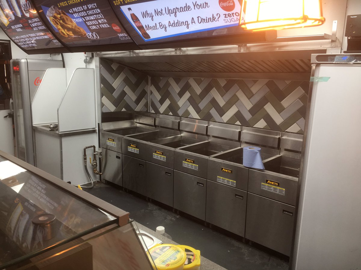 festivalmark's tweet photo. Final snagging on #ChickenContainer only a few hours left to finish! https://t.co/5N4ncY7hqb