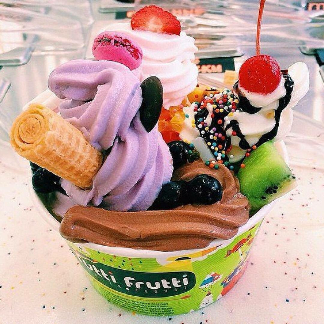Tutti Frutti have a surprise coming soon ... watch this space using #tftattoo <a href="/TuttiFruttiBW/">TuttiFruttiBluewater</a> #frozenyogurt #toulouse #toulon 🎁