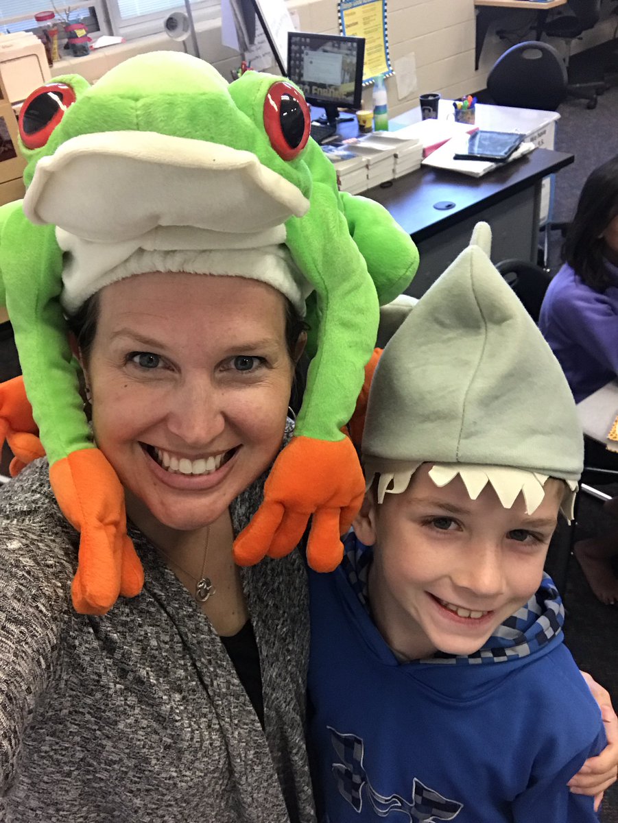 OtsegoGrade4's tweet photo. We're being attacked by animals in fourth grade! 🐸🦈 #Otsegoknights #RightToReadWeek https://t.co/5ArlrTYBLx