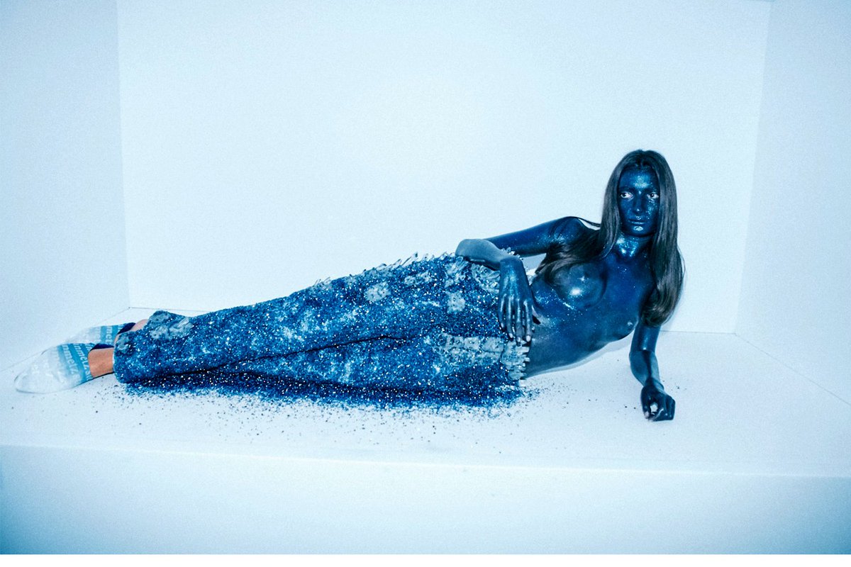 Denim-obsessed British designer <a href="/F_Steinmetz/">Faustine  Steinmetz</a> wins <a href="/swarovski/">swarovski</a> award: bullettmedia.com/article/denim-…