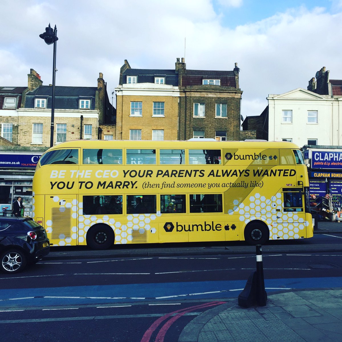 vteamsays's tweet photo. We flippin ❤️ this ad from @bumble_app - had us all 😂😂😂 and 👊🏼👊🏼👊🏼 If only more brands understood their audience this well! 👏🏼👏🏼👏🏼👏🏼 https://t.co/BXQRuWFx2A