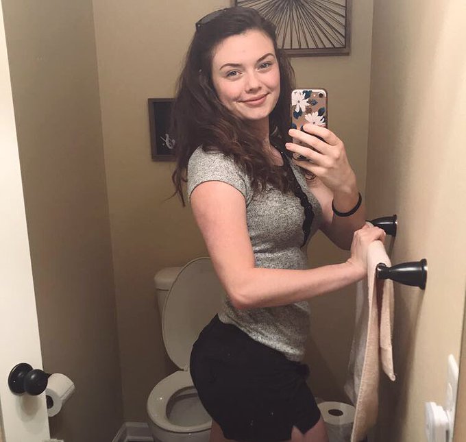 Girl next door vibes 😏 https://t.co/RpsdkUE66P<a href="/tag/newprofilepic"class="tags"><span>#newprofilepic</span></a>