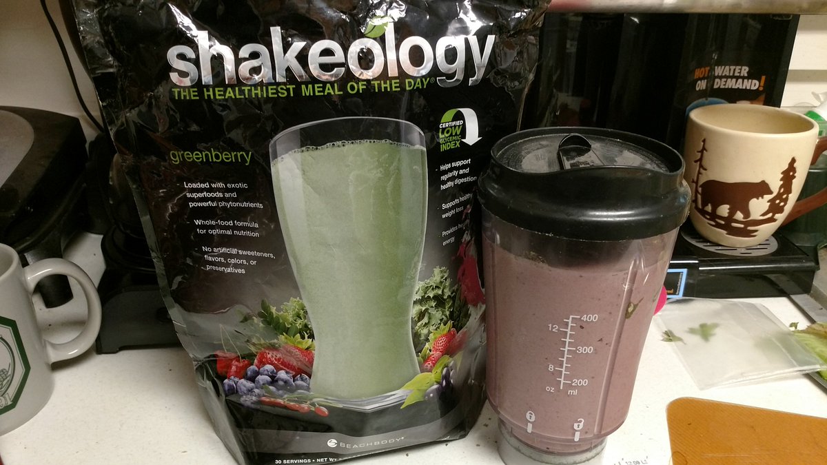 1strespdrhealth's tweet photo. Bottom of the bag of delicious Shakeology. Yes greenberry is pink. Daily dose of dense nutrition. #shakeology #bottomofthebag #healthy https://t.co/UWpI5O4e8K