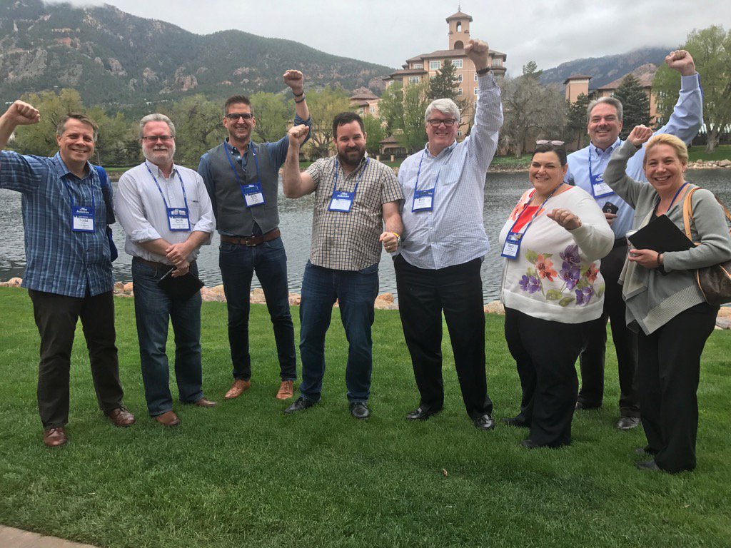 SandyRoginski's tweet photo. Group 7 Execs enjoying their time together during Boardroom presentations #BuildPoint17 at the Broadmoor hotel CO! https://t.co/7PLOU3ZzBJ