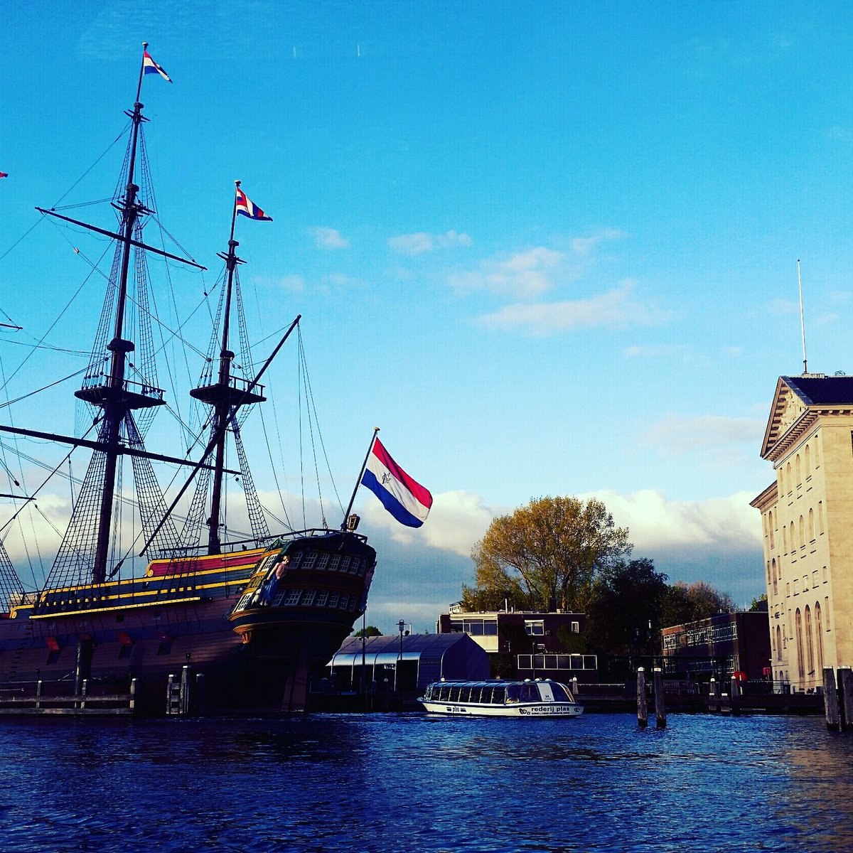 mjtrafalgartd's tweet photo. Canal cruise in Amsterdam #simplytrafalgar #europeanwhirl #iamsterdam #homesweethome https://t.co/ipBb2kPP6m