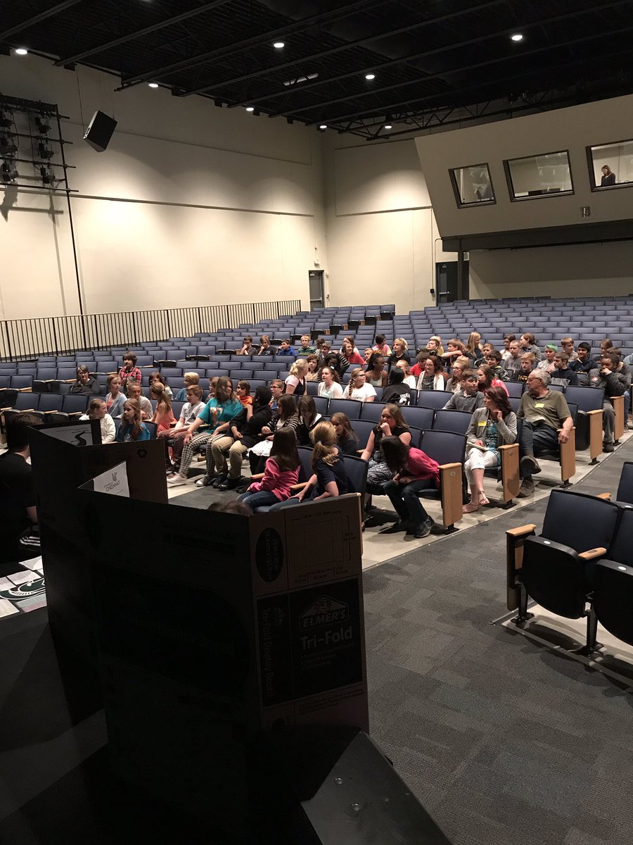 WMAofArts's tweet photo. #AVID4COLLEGE student and parent recruitment meeting! Big crowd for small school! https://t.co/8AK7NwBzgL