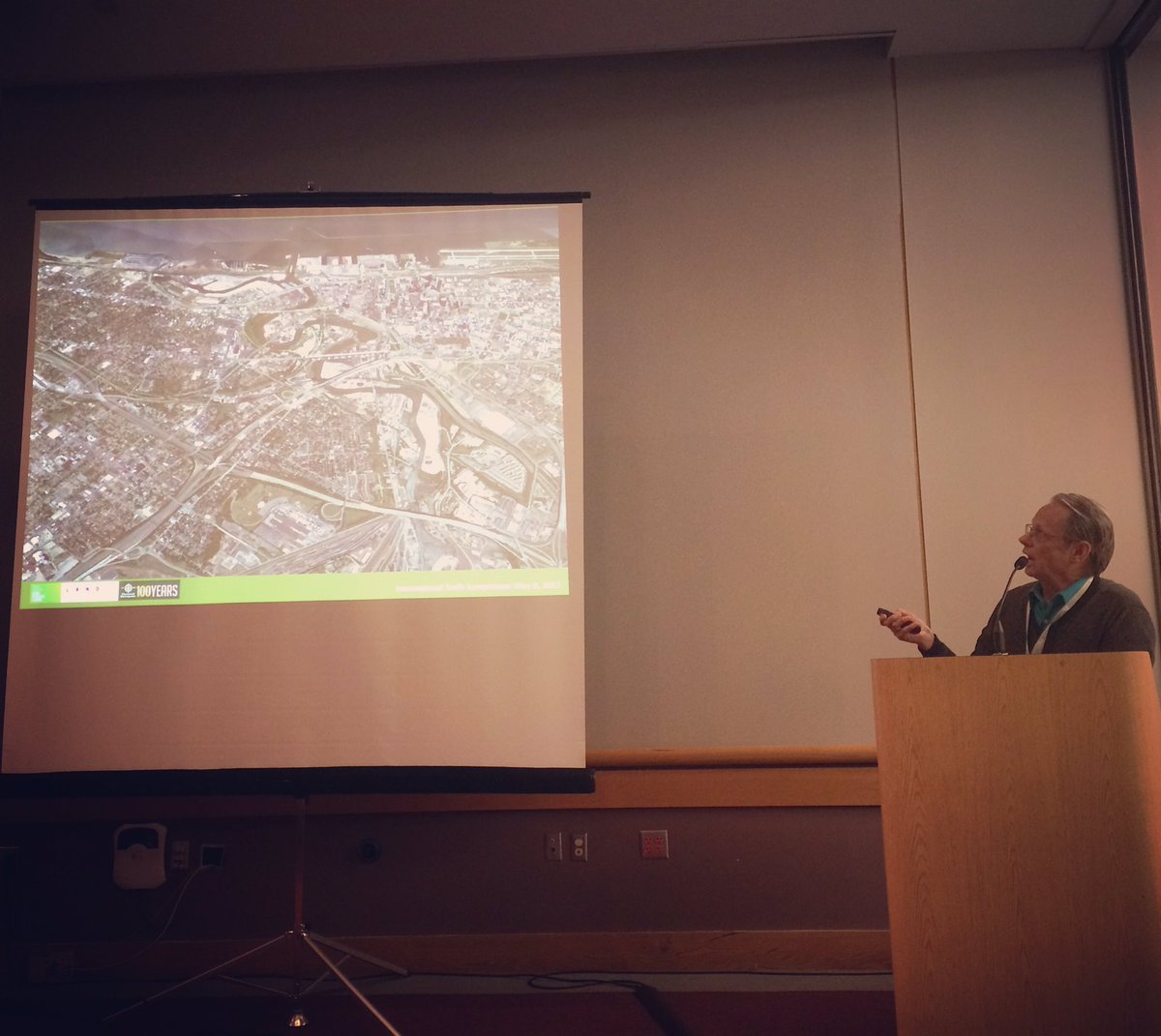 CrystalJTaylor1's tweet photo. Jim Kastelic and colleagues discuss Cleveland's urban #trail system #2017InternationalTrailsSymposium @CSU_Urban https://t.co/XLPlmKa2On