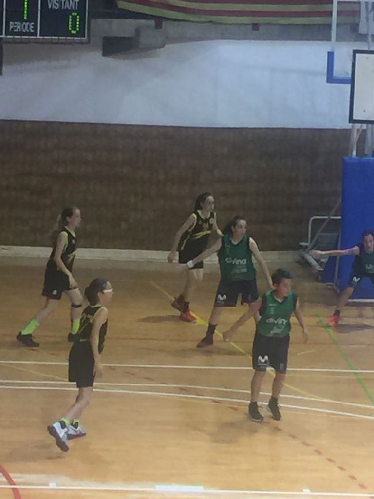ASRBasketAlmeda's tweet photo. #M1F Victòria fora de casa @joventutfemeni 48-60 @BasketAlmeda #nuncadejesdesoñarensermetralleta https://t.co/32utGhiwpo