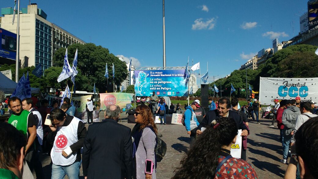 Frente al Obelisco se desarrolla la #JornadaNacionalPorLaNinez