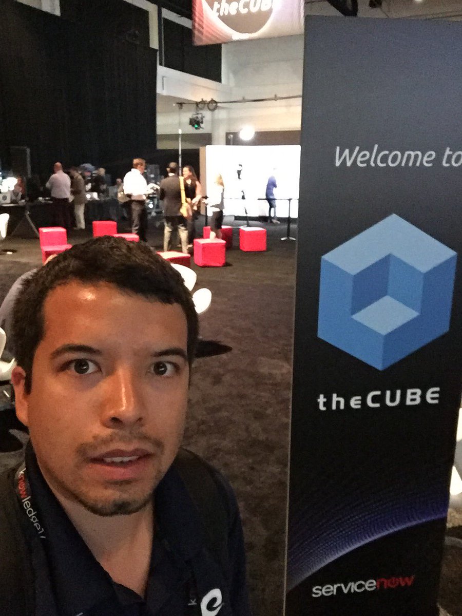 RubenRico19's tweet photo. theCube ✔️ #Know17Games https://t.co/Ibx5EbEukE