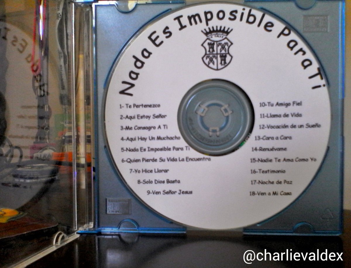 #LaSallistaQueSeRespeta Nunca sale sin buena música. #Retro #Memories #IndivisaManent <a href="/americasmeme/">Memes LaSalle</a>
