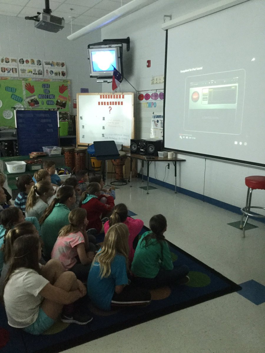 TechatOgden's tweet image. Getting ready to use Garage Band music and tech combo class #music #teached #NHCSchat #workingtogether #techmusic