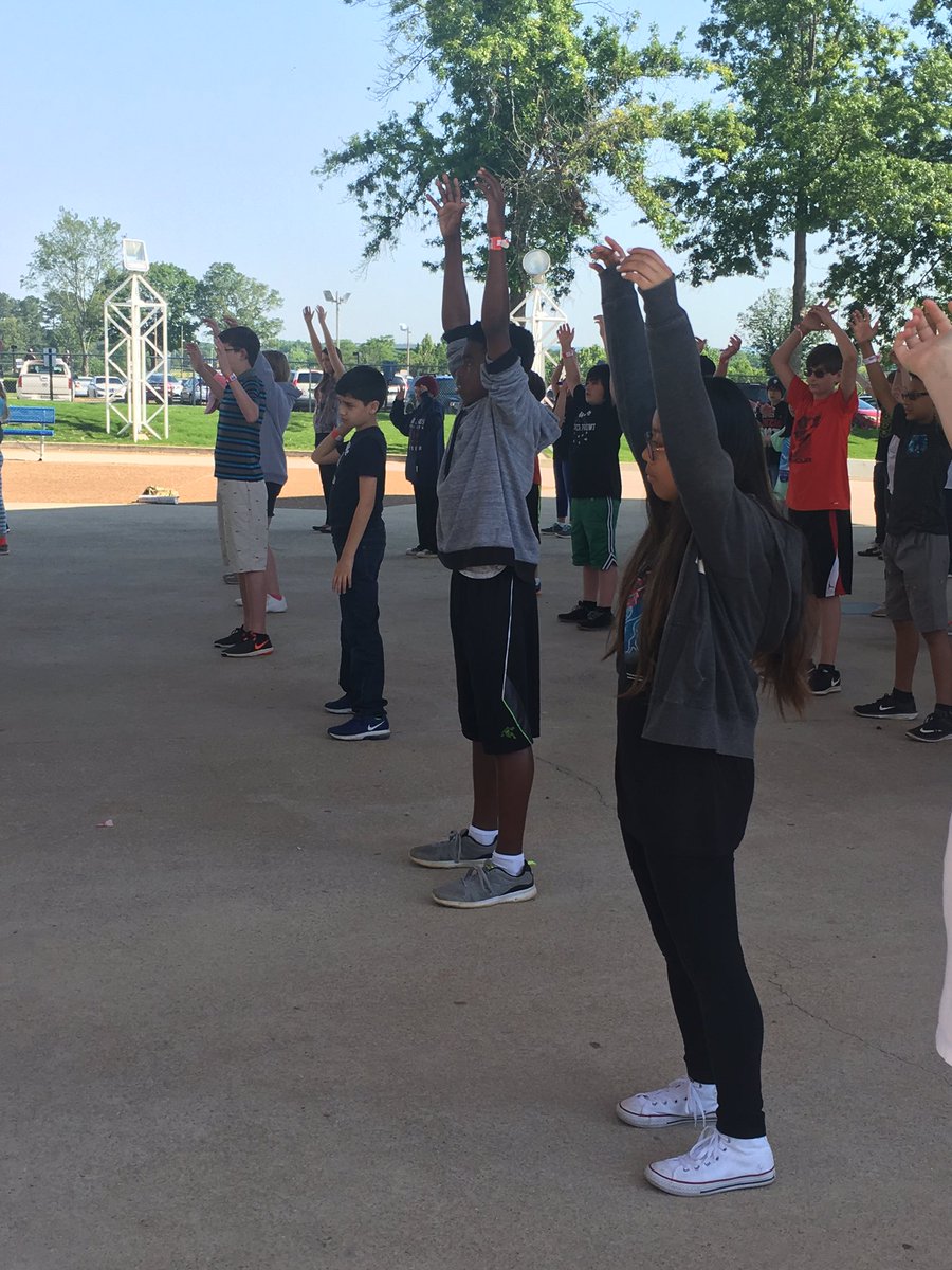 DrAmaraLynn's tweet image. Getting ready for another fun-filled day @SpaceCampUSA #MorningExercises #OnlyAtSpaceCamp @hrznes