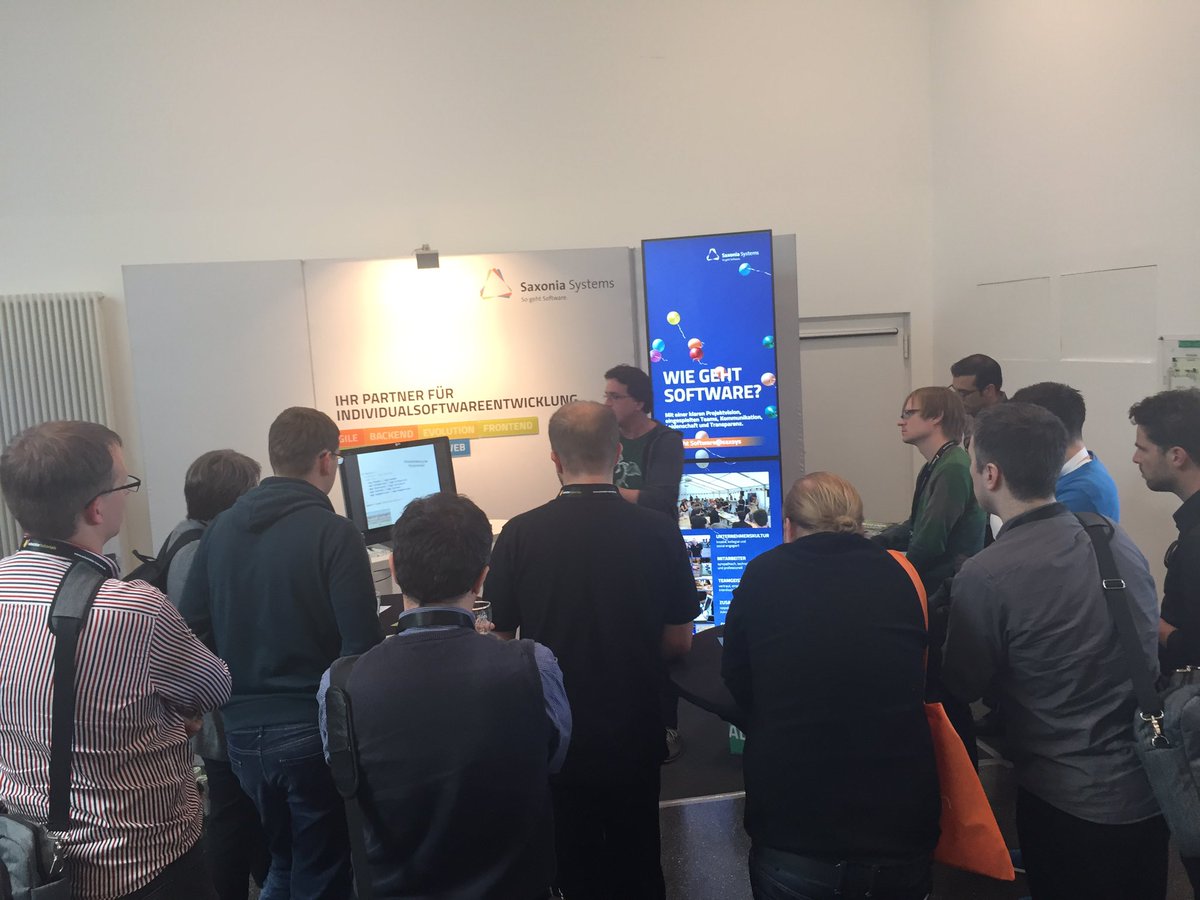 ZEISS_di's tweet photo. 1. kleine Session am stand erfolgreich abgeschlossen... Augen auf im morgigen Laufverkehr! Die nächste Session nicht verpassen 😉#jaxcon https://t.co/YQv3vdM6Xa