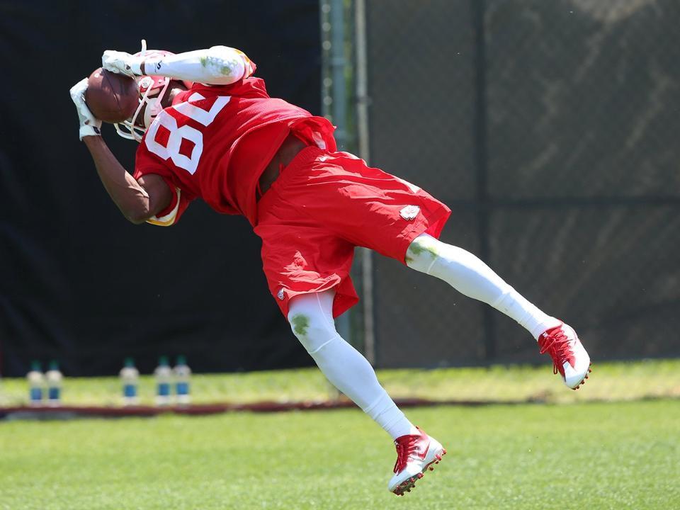 Chiefs's tweet photo. Get to know the rookies.

Photos from minicamp ➡️ https://t.co/9EUAw8xa0d https://t.co/qtwBIxBP7I