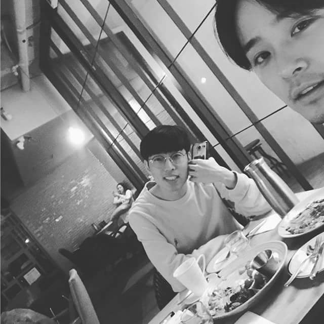 FTISLAND_Turkey's tweet photo. .@saicowow 09.05.2017 / IG / @saicowow 

#Bitkinim #Arkadaki #Kadın #RahatGörünüyor https://t.co/7MTkOnuxUv