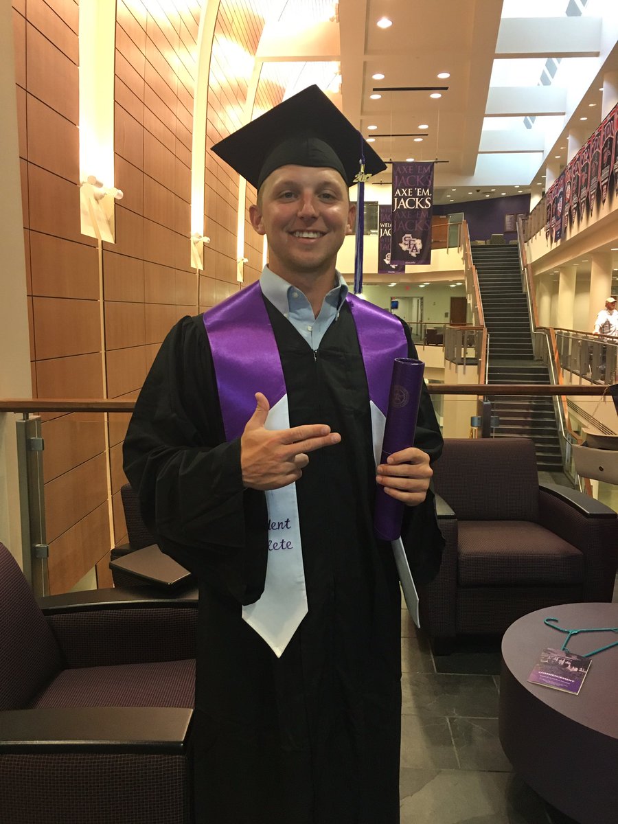 RussellRgregory's tweet photo. What a proud moment to see our son graduate from college Love you buddy #AxeEm #veryproudparents @Gavin_Gregory1 https://t.co/iZWCNSur4t