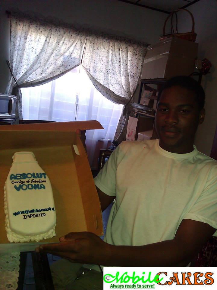 MobileCakesTT's tweet photo. #absolut #vodka #birthday #trini baker
https://t.co/a4HkweGu2d https://t.co/jvYEnyE384