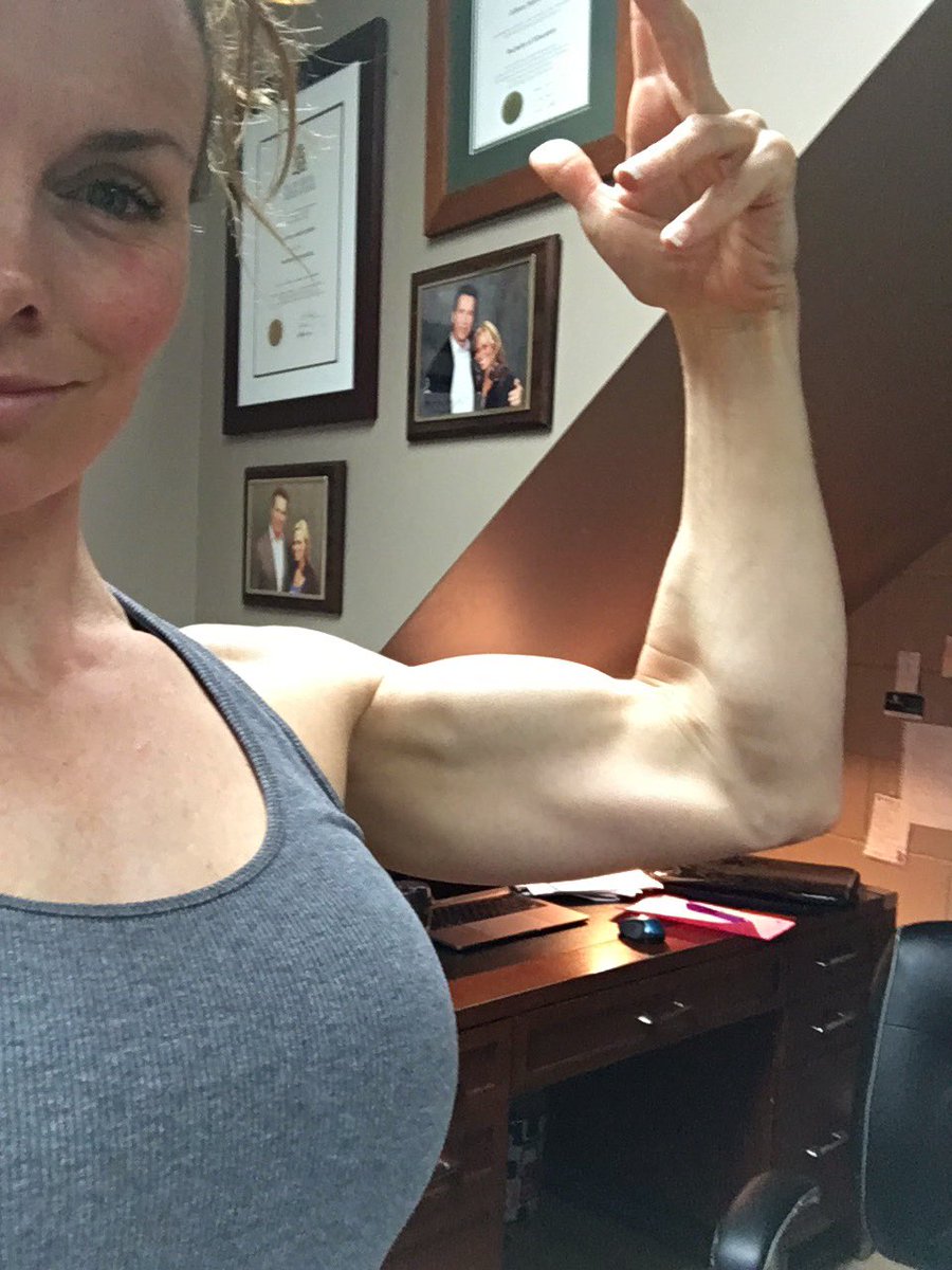 AllisonEthier's tweet photo. @Geobanny_Paula - Coming to #Miami. For the #IFBBProShow #fitness https://t.co/p8I23Ibme1