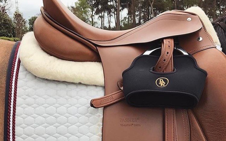 eCHEVALcom's tweet image. Découvrez dans notre article les housses d'étriers BR qui protègent votre selle des égratignures #cheval echeval.com/news/156-houss…
