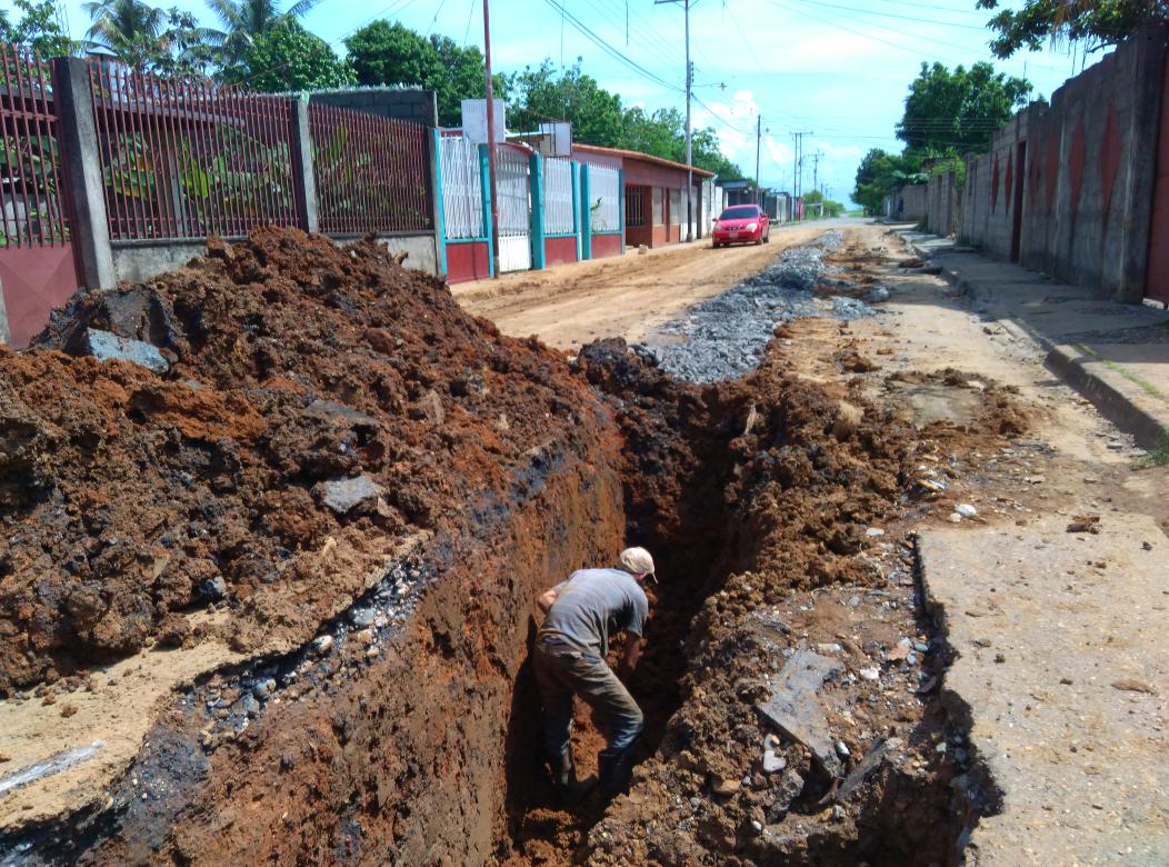 nubiaccandanga's tweet photo. #DDUR realiza inspección de verificación en sustitución de tramo de aguas servidas #LaCoromoto#ConNubiaMandaElPueblo https://t.co/hR9m4XuWpw