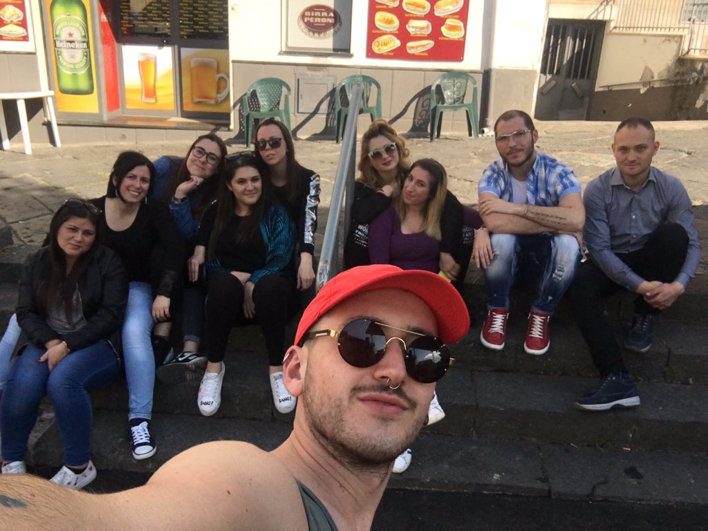 CuomoDesy's tweet photo. #liberaTour #TataFan #SiamoAncoraQui #TiAspettiamo ❤️❤️ @_AnnaTatangelo_ https://t.co/AZ62RAokv1
