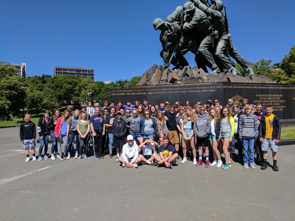 Mr_Innes25's tweet photo. #VHSTakesDC
#8thGradeDCTrip https://t.co/ru2j9pir9C
