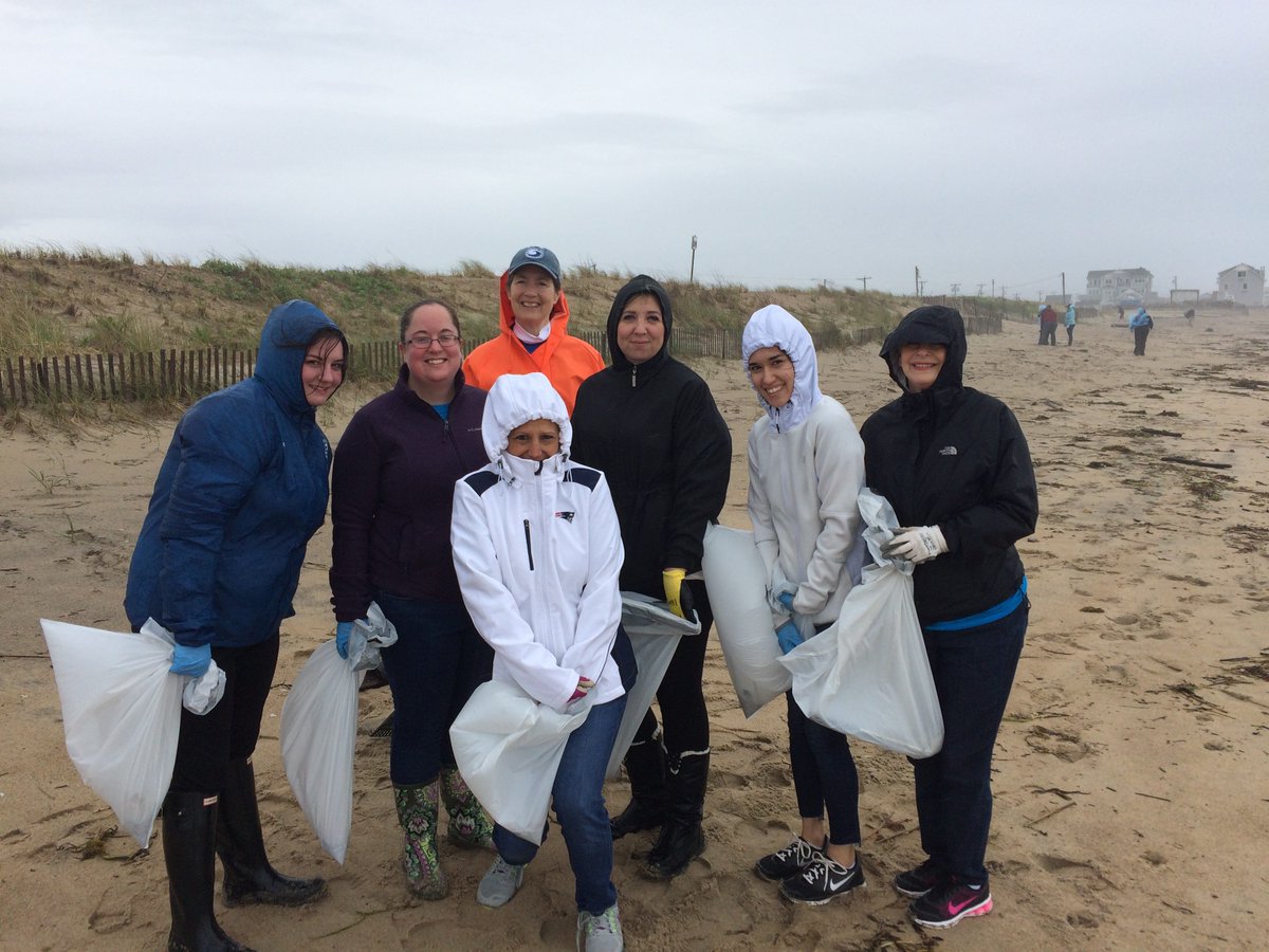 RIStateParks's tweet image. A big thank you to Washington Trust Bank and @SaveTheBayRI for their clean up of RI State beaches this weekend!