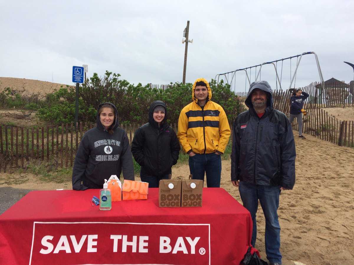 RIStateParks's tweet image. A big thank you to Washington Trust Bank and @SaveTheBayRI for their clean up of RI State beaches this weekend!