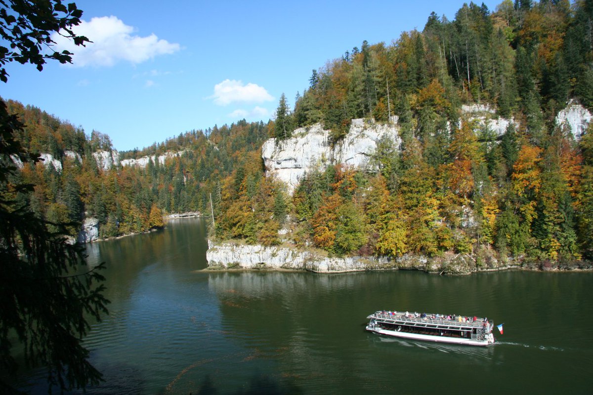 VIVEZ UNE CROISIÈRE AU SAUT DU DOUBS
sautdudoubs.fr 
en plus ils ont un parking pour camping-car :)
bit.ly/2q2xr7T